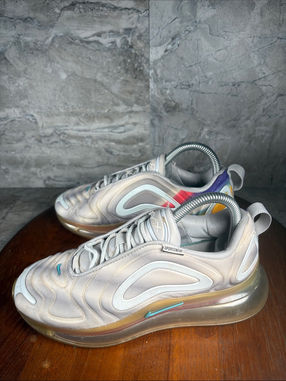 Nike Air Max 720 Women’s Size 7 Athletic Running Shoes
